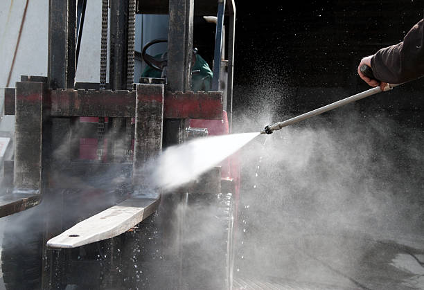 Best Roof Pressure Washing  in West Elmira, NY